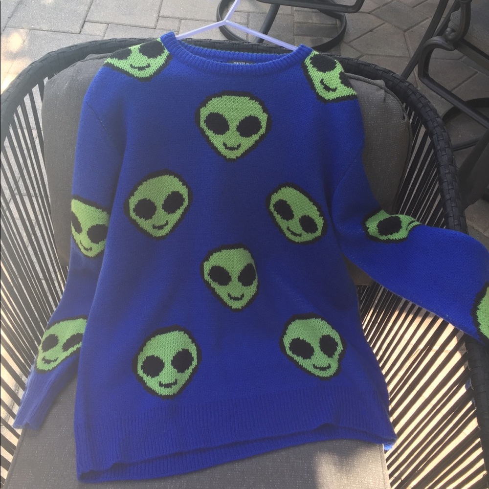 Forever 21 Men’s Alien Sweater